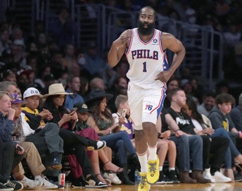 表现出色 表现出色